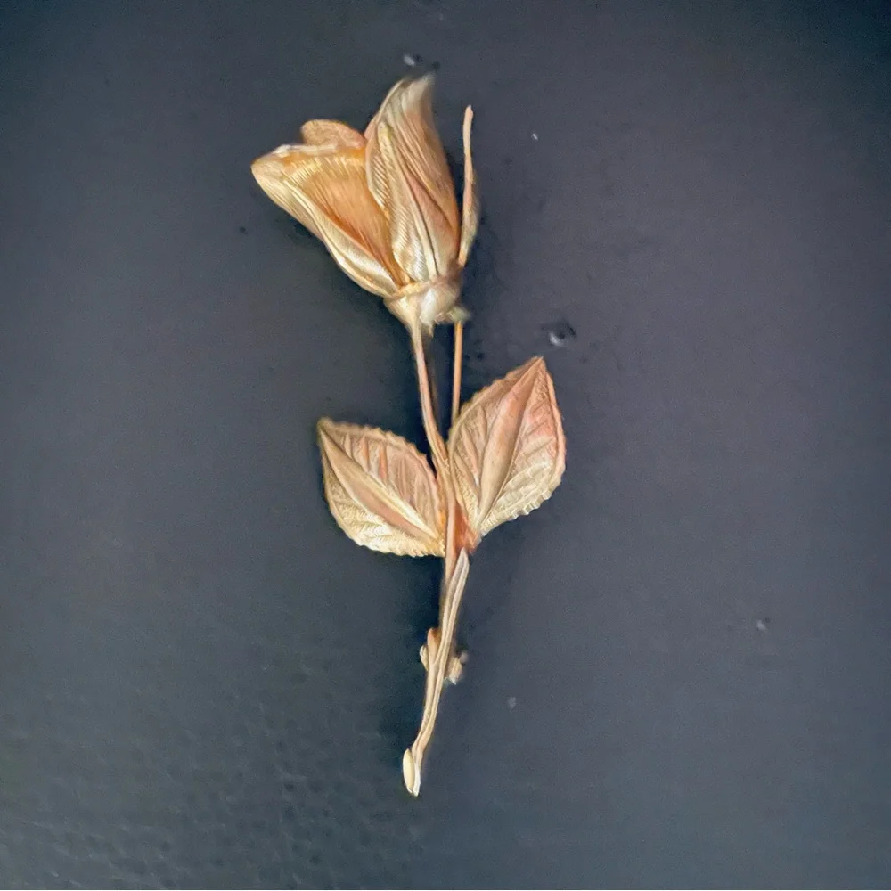 Vintage Giovanni Gold-Tone Elegant Rose with Branch Brooch Pin